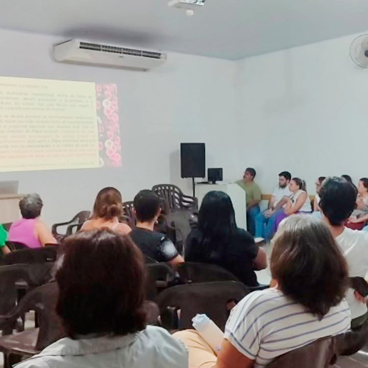 Estudo na Casa Espírita Companheiros da Luz